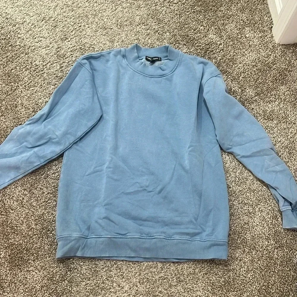 Carli Bybel x Missguided Blue Crewneck - Picture 2 of 3